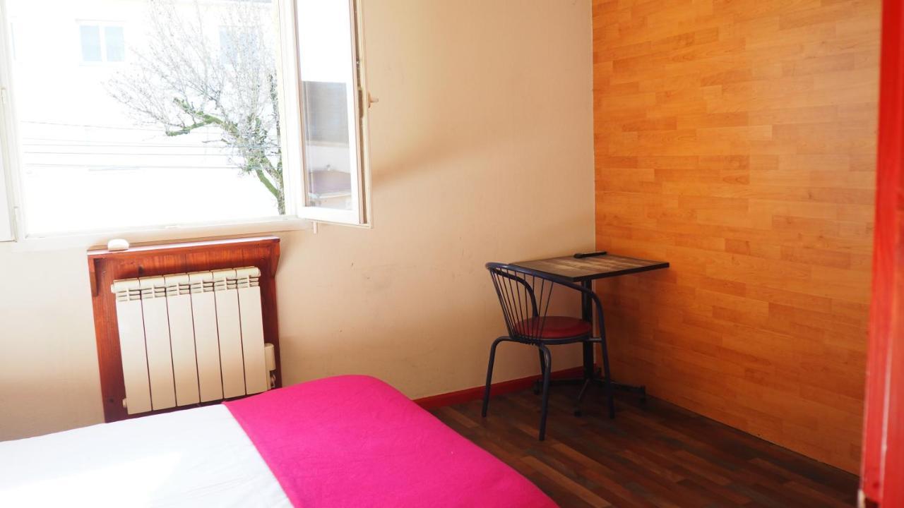 Le Logis De La Garenne Hotel Morestel Екстериор снимка
