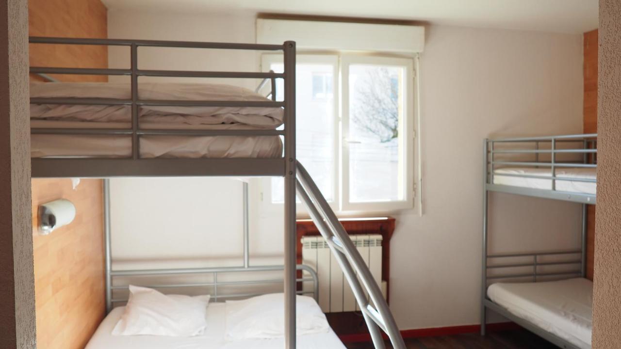 Le Logis De La Garenne Hotel Morestel Екстериор снимка