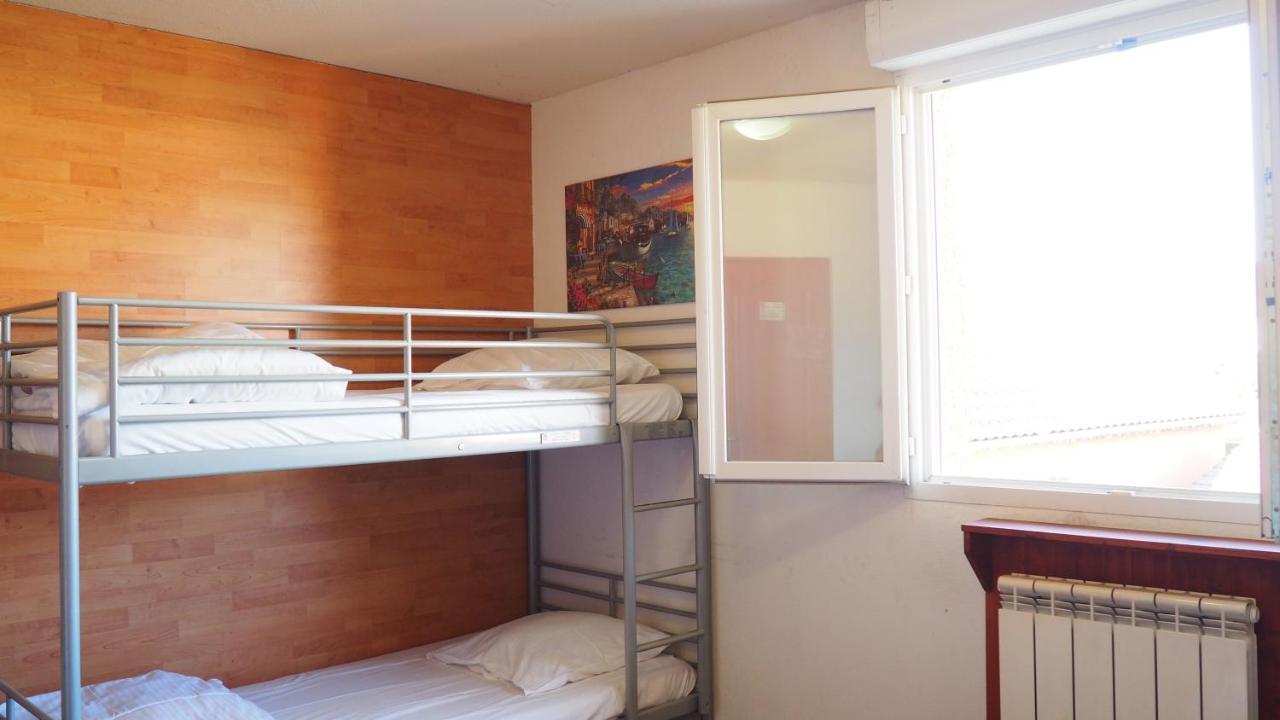 Le Logis De La Garenne Hotel Morestel Екстериор снимка